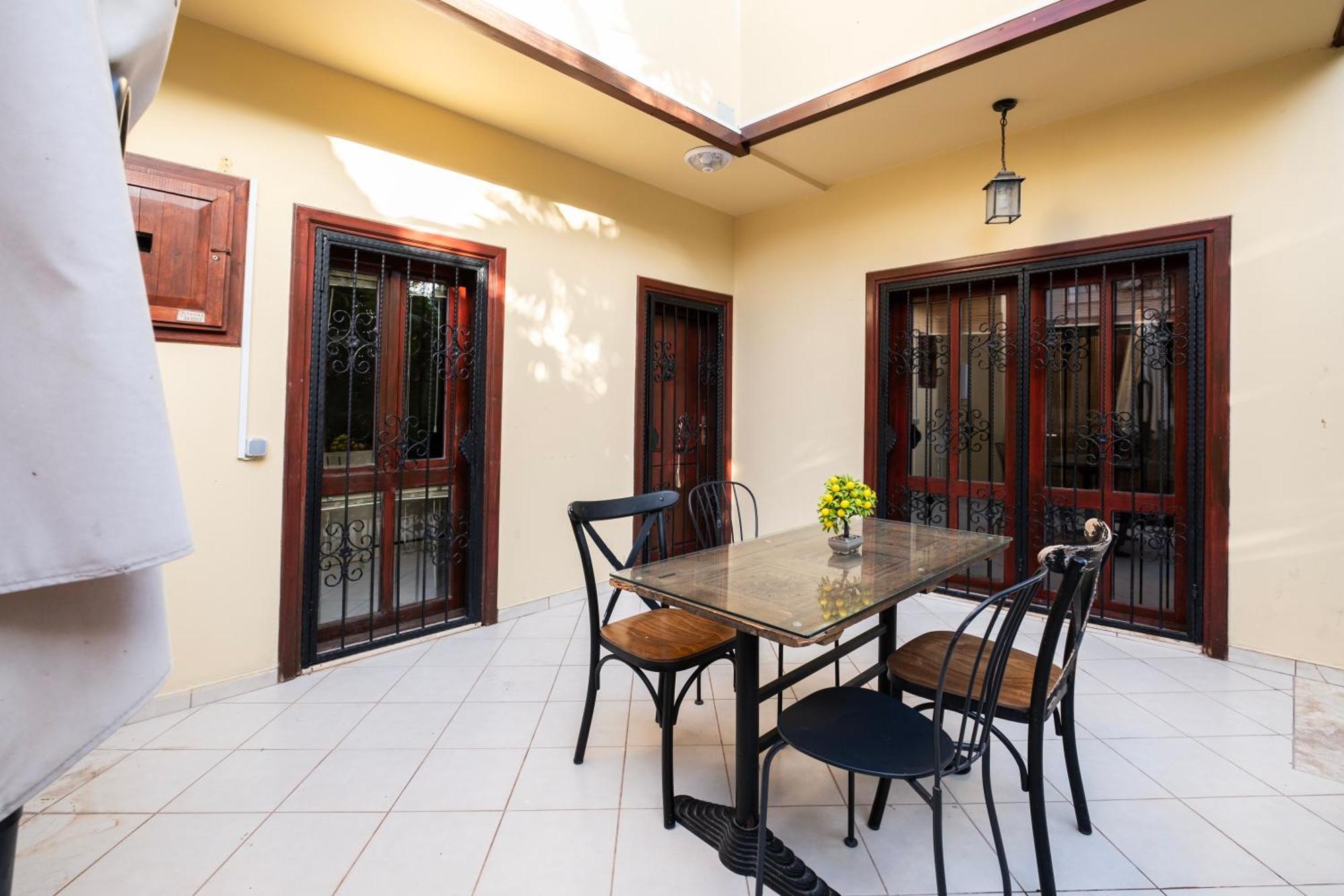 Apartment Saye House